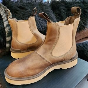 Sorel size 9 Chelsea Boots